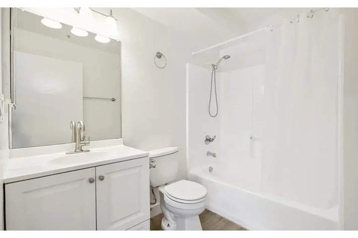 $1500 : Apartment available image 5