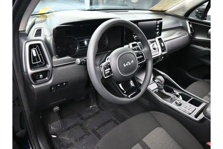 $16991 : Kia Sorento 2022 LX 4dr SUV image 10