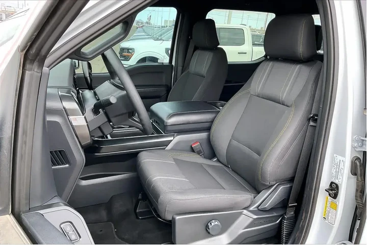 $39733 : Ford F-150 2025 4x2 STX 4dr image 7