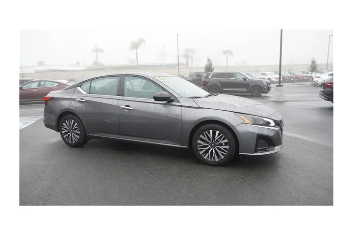 $20894 : 2025 Altima SV image 4