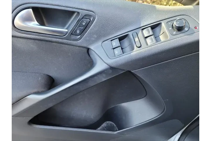 $10993 : Volkswagen Tiguan 2017 2.0T image 7