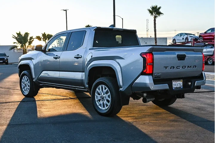 Toyota Tacoma 2024 4x4 SR5 4 image 6