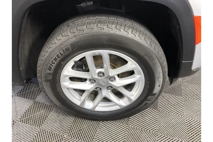 $31950 : Jeep Grand Cherokee L 2024 4 image 10