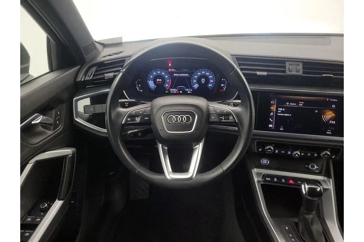 $21998 : Audi Q3 2020 AWD quattro S l image 10