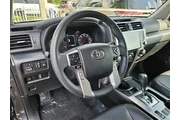 $29990 : Toyota 4Runner 2020 4x2 SR5 thumbnail