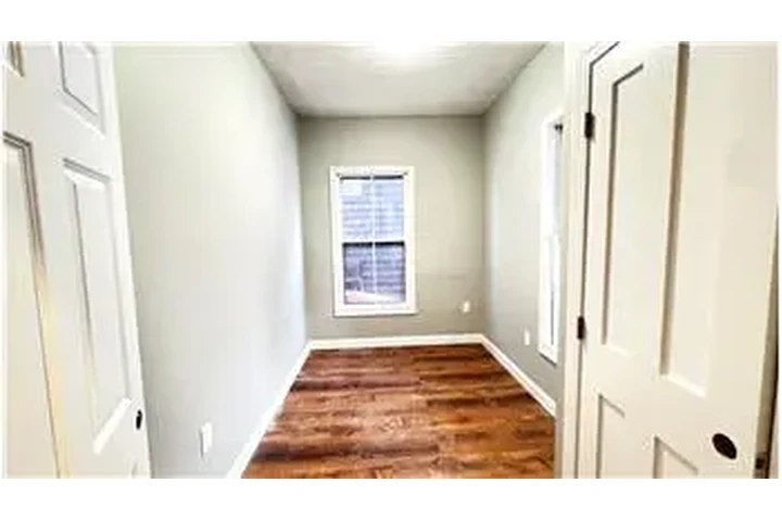 $3200 : Rental property with 3 bedro image 8