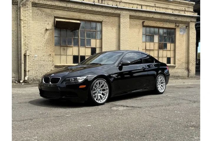 $56988 : 2012 BMW M3 image 3