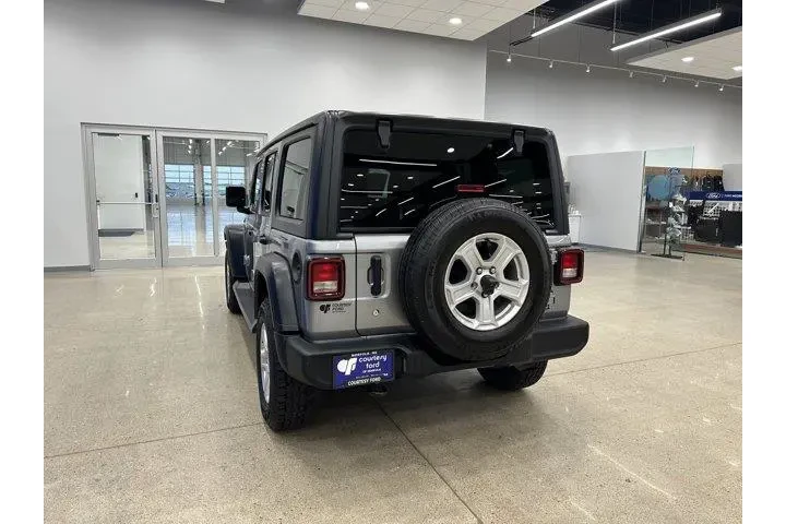 $28990 : Jeep Wrangler Unlimited 2020 image 6