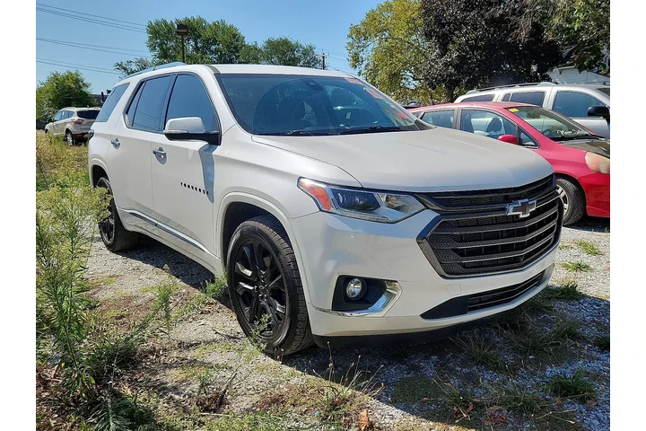$27459 : Chevrolet Traverse 2021 4x4 image 2