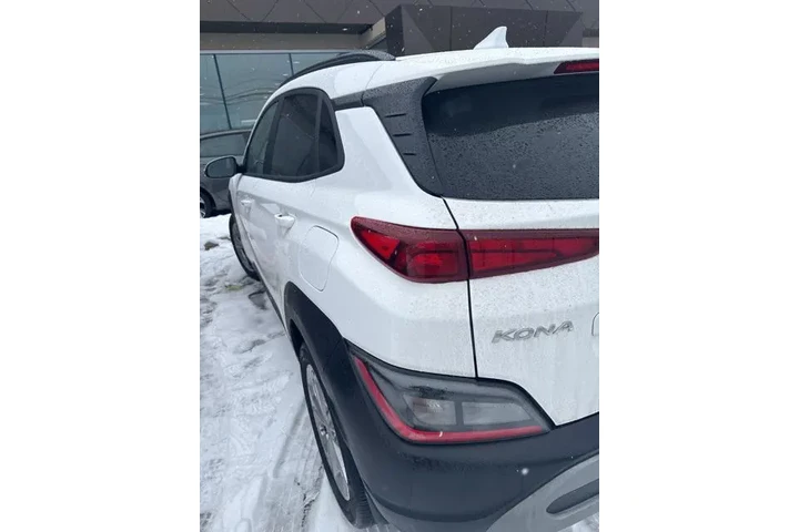$20990 : Hyundai KONA 2023 AWD SEL 4d image 7