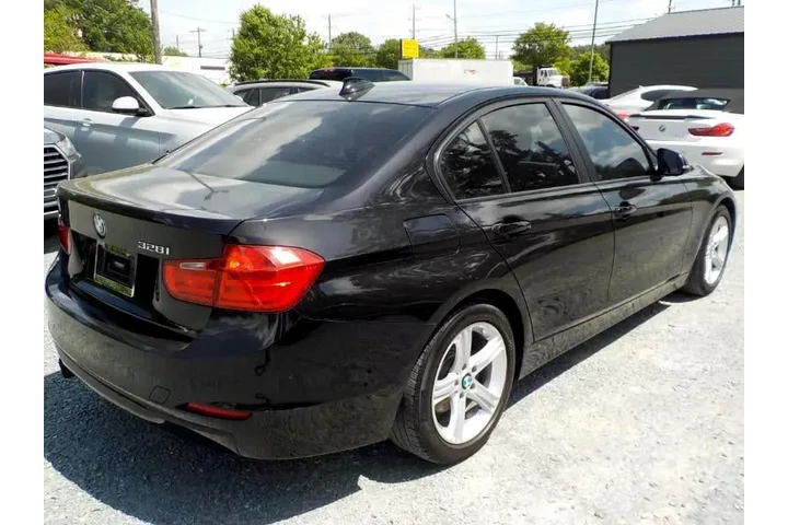 $7071 : 2012 3-Series 328i Sedan image 5