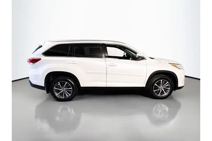 $22500 : Toyota Highlander 2019 XLE 4 image 8