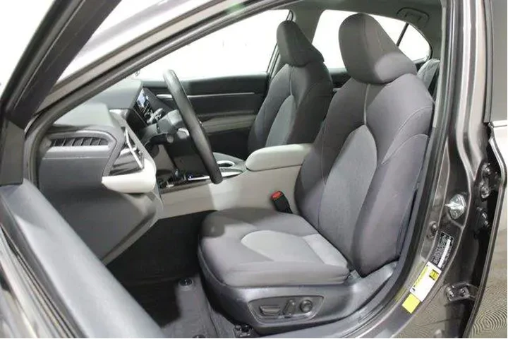 $27998 : Toyota Camry 2024 LE 4dr Sed image 5