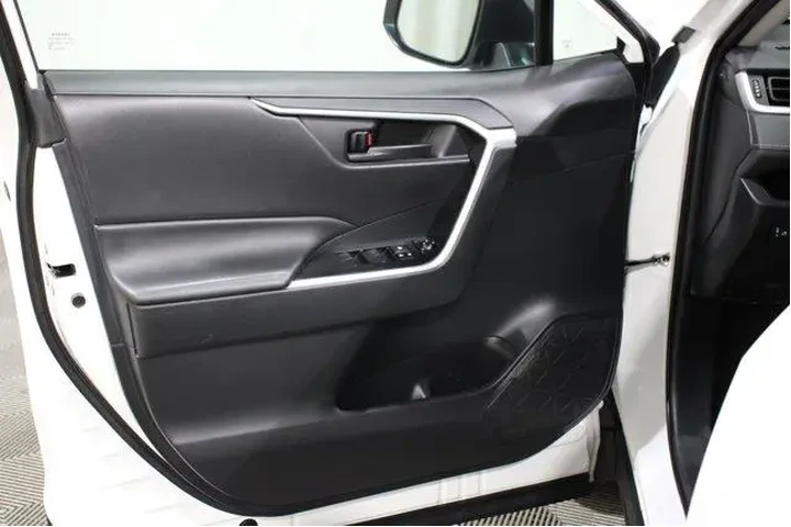 $28986 : Toyota RAV4 2024 AWD LE 4dr image 6