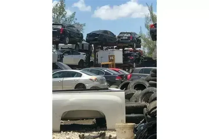 🚗 I Perez Towing Junk Cars 🚨 image 4