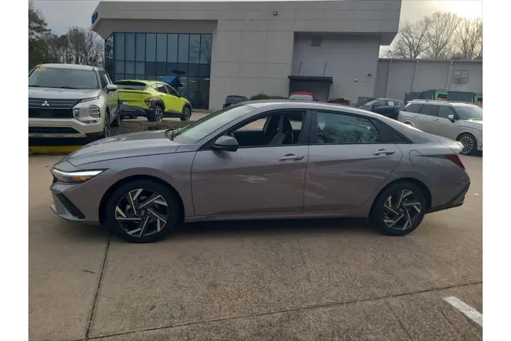 $20500 : Hyundai ELANTRA 2025 SEL Spo image 3