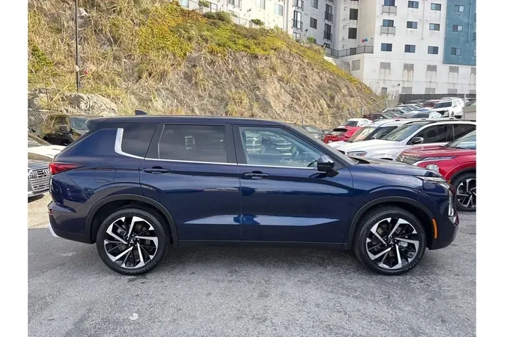 $26188 : Mitsubishi Outlander 2024 SE image 8