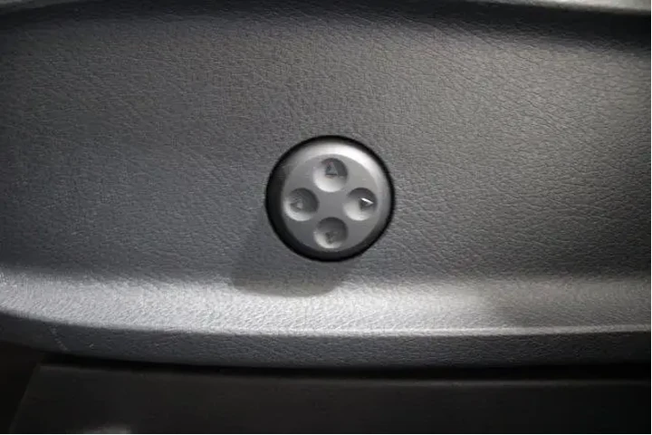 $34977 : Mercedes-Benz GLB 2024 GLB 2 image 4