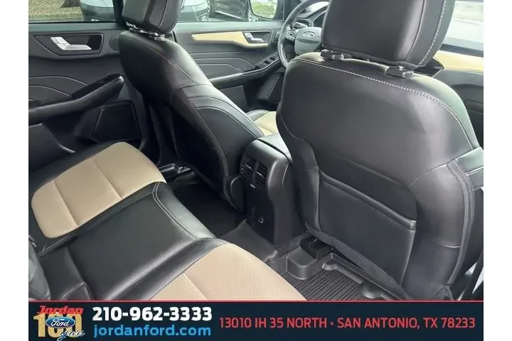 $20031 : Ford Escape Plug-In Hybrid 2 image 8