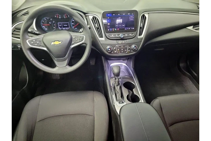 $19998 : Chevrolet Malibu 2022 LT 4dr image 9