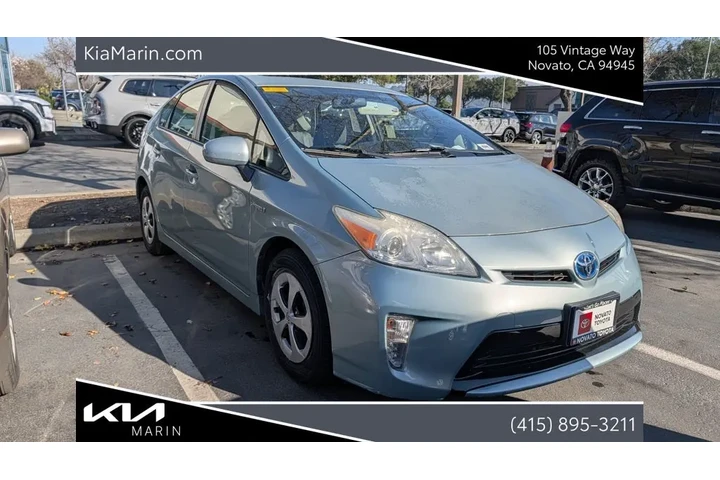 $12899 : 2014 Prius Three image 2