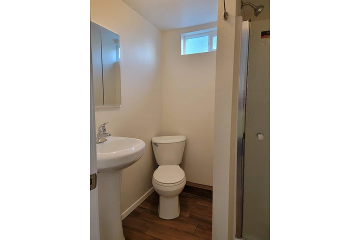 $1500 : Estudio con entrada privada image 5