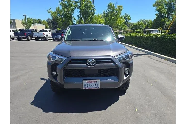 $39995 : Toyota 4Runner 2021 4x4 SR5 image 2