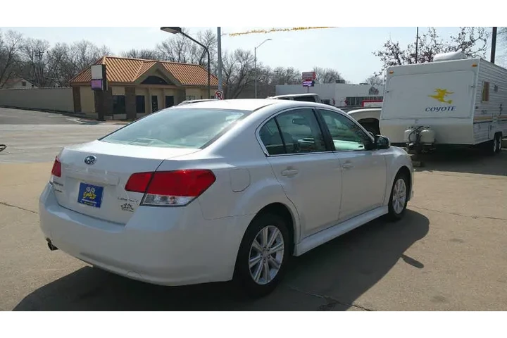 $7999 : 2011 Legacy 2.5i Premium image 7