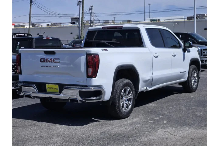 $39891 : GMC Sierra 1500 2023 4x4 SLE image 5