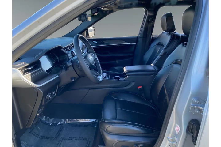 $35875 : Jeep Grand Cherokee L 2024 4 image 9