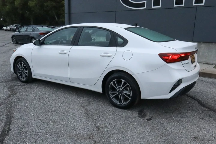 $17988 : 2024 Forte LXS image 6