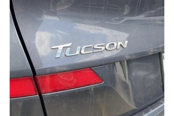 $17991 : Hyundai TUCSON 2021 Value 4d image 3