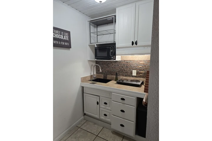 $1100 : RENTO HABITACIÓN AMUEBLADA HOY image 5