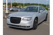 $28450 : Chrysler 300 2023 S V6 4dr S thumbnail