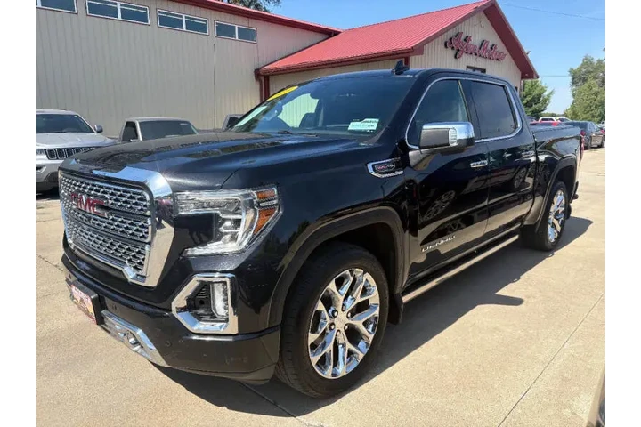 $26950 : 2019 GMC Sierra 1500 Denali image 2