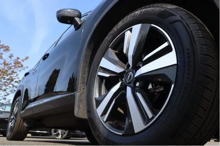 $27843 : Nissan Rogue 2023 AWD Platin image 9
