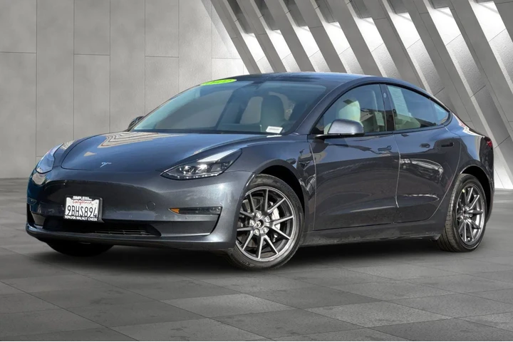 $24900 : Tesla Model 3 2022 AWD Long image 2