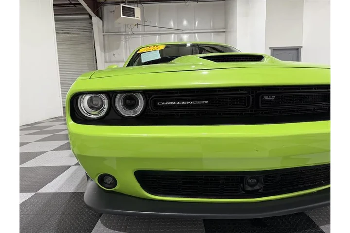 $33999 : Challenger 2015 image 9