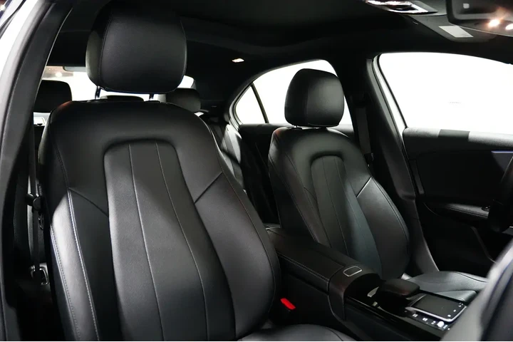 $27861 : 2022 A 220 image 1