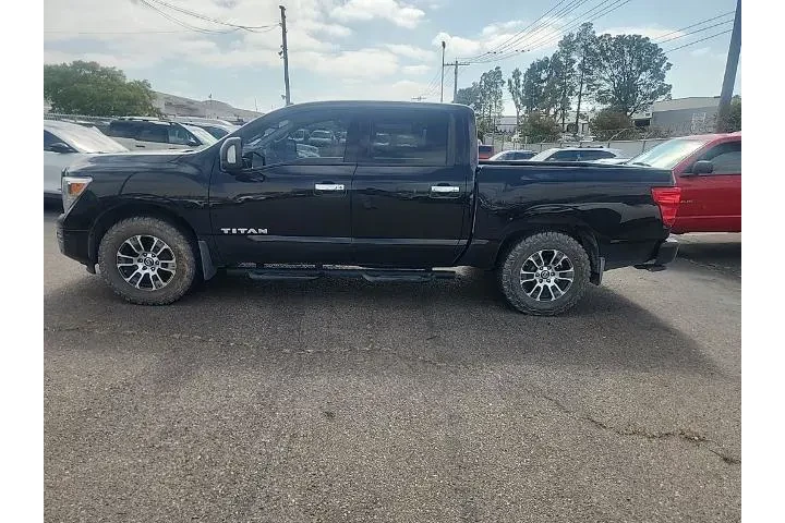 $29991 : Nissan Titan 2021 4x4 SV 4dr image 9