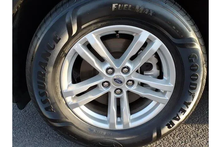 $23899 : Ford Explorer 2021 AWD XLT 4 image 5