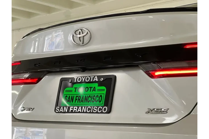 $33988 : Gold Certified2025 Camry XSE image 10