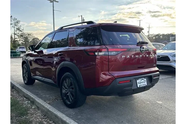 $31797 : Nissan Pathfinder 2024 SV 4d image 4