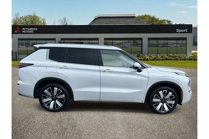 $36710 : Mitsubishi Outlander 2025 SE image 2
