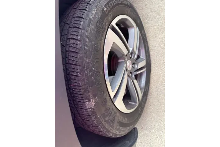 $18348 : GMC Terrain 2019 SLT 4dr SUV image 2