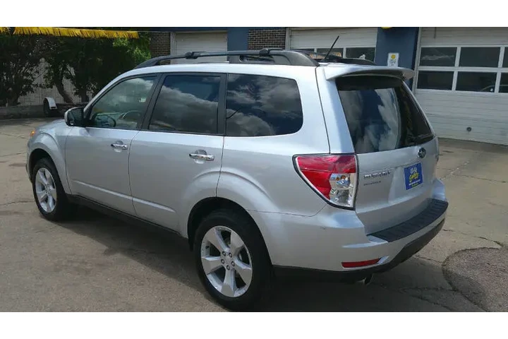 $12999 : 2010 Forester 2.5XT Limited image 9