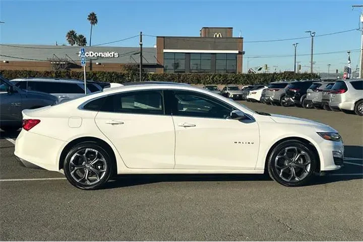 $15999 : Chevrolet Malibu 2023 LT 4dr image 3