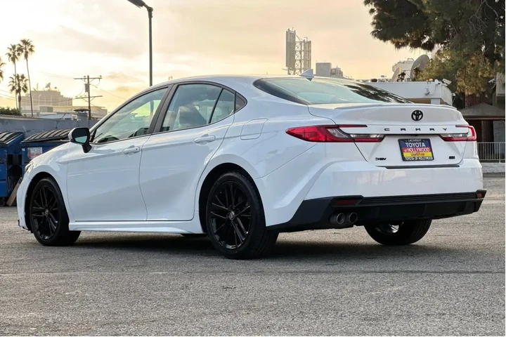 $29953 : Toyota Camry 2025 SE 4dr Sed image 6