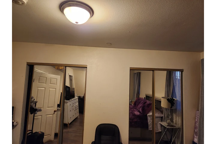 $1200 : Rento cuarto grande image 2