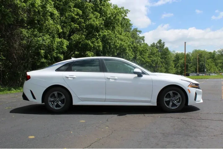 $24995 : 2021 K5 LXS image 4